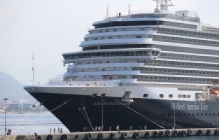 Dev kruvaziyer, rotasını İsrail'den Alanya'ya çevirdi