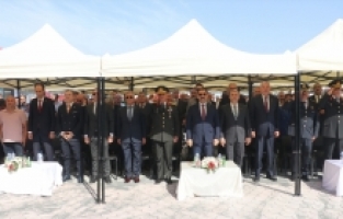 Hatay'da afetzede esnaf için yapılan “Türkiye Yüzyılı Alışveriş Merkezi“ açıldı