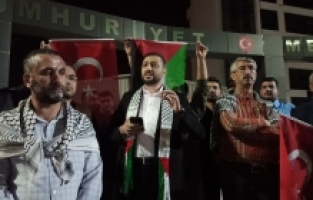 İsrail'in Gazze'deki hastaneye saldırısı Osmaniye'de protesto edildi