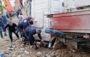 Kahramanmaraş'ta beton pompasının devrilmesi sonucu 1 kişi ağır yaralandı