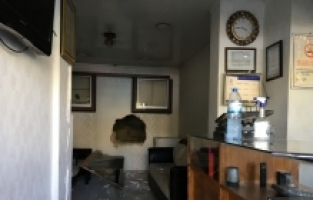 Kahramanmaraş'ta duvarı kırılarak girilen kuyumcudan hırsızlık