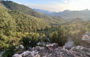 Kahramanmaraş'ta vadiye yuvarlanan otomobilin sürücüsü hayatını kaybetti