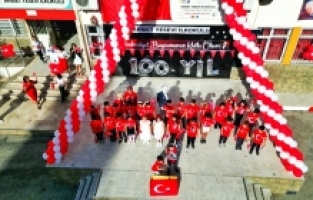 Küçük öğrenciler, Cumhuriyet için güvercin uçurdu