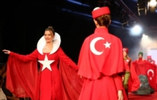 Mersin'deki Soli Pompeipolis Antik Kenti'nde “Kilikya“ temalı defile yapıldı