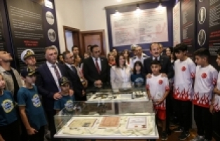 Mersin'de Cumhuriyet'in 100. yılında Yörük çadırlarına Türk bayrağı ve meşalelerle yürüyüş yapıldı