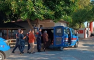 Mersin'de göçmen kaçakçılığı iddiasıyla yakalanan 7 zanlıdan 2'si tutuklandı
