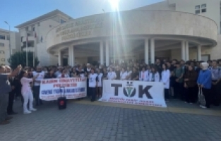 Mersin'de sağlıkçılara yönelik şiddet protesto edildi