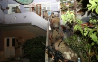 Mersin'de uyuşturucu operasyonunda 35 zanlı yakalandı