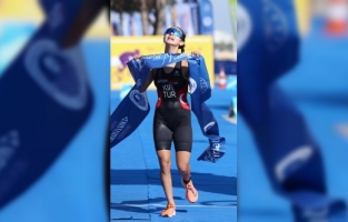 Milli triatlet Selinay Tuğçe Kır, Avrupa Triatlon Kupası'nda altın madalya kazandı