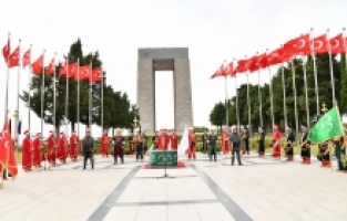 Osmaniye Belediyesi mehter takımından Çanakkale Şehitler Anıtı’nda konser