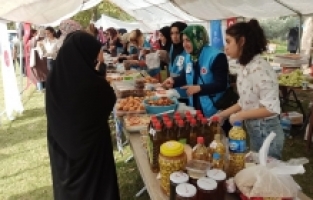 Osmaniye'de Filistinliler yararına kermes düzenlendi