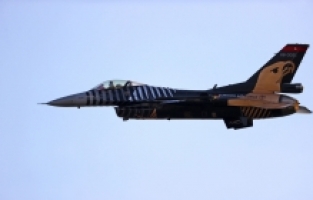 SOLOTÜRK Adana semalarında gösteri uçuşu öncesi prova yaptı