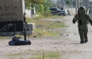 Şüpheli oyuncak ayı fünye ile patlatıldı 