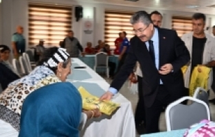 Vali Yılmaz, Dünya Yaşlılar Günü dolayısıyla Huzurevini ziyaret etti