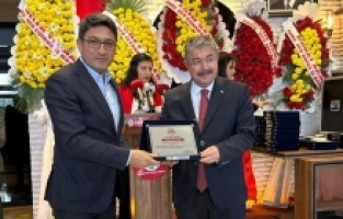 Vali Yılmaz, yılın valisi seçildi