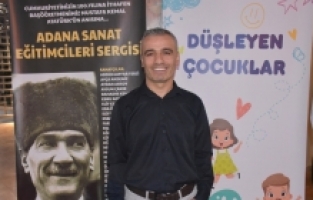 Adana'da Cumhuriyet'in 100. yılı kapsamında öğretmenler resim sergisi açtı