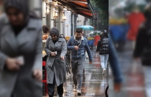 Adana'da sağanak hayatı olumsuz etkiledi