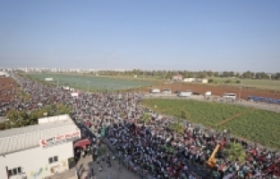 Adana'daki İncirlik Üssü önünde İsrail protesto edildi