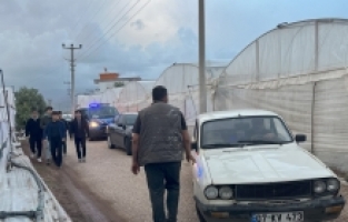 Antalya'da bir kadın evinde av tüfeğiyle öldürülmüş bulundu