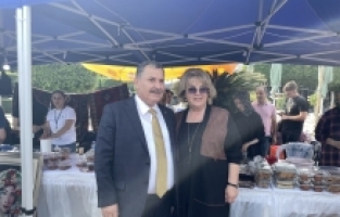 Antalya'da emniyet teşkilatı üniversite öğrencileri için kermes yaptı