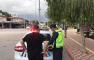 Antalya'da korsan taşımacılık yapan sürücüye 28 bin lira ceza kesildi