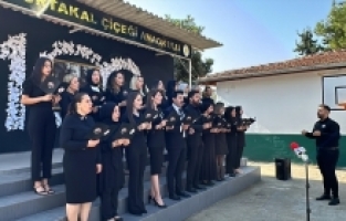 Dörtyol'da öğretmenler Atatürk'ü sevdiği şarkılarla andı