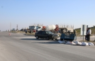 Hatay'da otomobil ile tarım aracının çarpıştığı kazada 4 kişi yaralandı