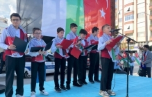 İsrail'in Gazze'ye yönelik saldırıları Antalya'da protesto edildi