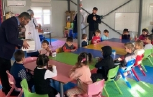 Kahramanmaraş'ta afetzede minik Kur'an kursu öğrencilerinden Filistin'e destek