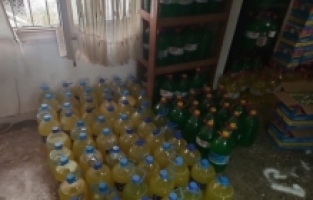 Mersin'de bir evde 2,5 ton sahte temizlik malzemesi ele geçirildi