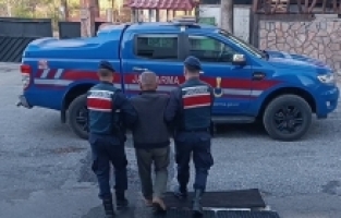 Mersin'de terör örgütü propagandasından aranan şüpheli bağ evinde yakalandı