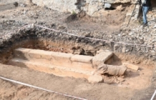 Mersin'deki Anemurium Antik Kenti'nde kadın heykeli bulundu