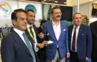 Tire Süt Kooperatifi, et ve süt ürünleriyle YÖREX Fuarı'nda ilgi gördü