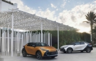 Toyota C-HR Hybrid'in yeni nesli Türkiye'de satışa sunuldu