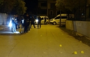 Adana'da silahlı saldırıya uğrayan baba ağır yaralandı, oğlu öldü