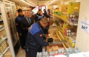 Akdeniz'de zincir marketler denetlendi