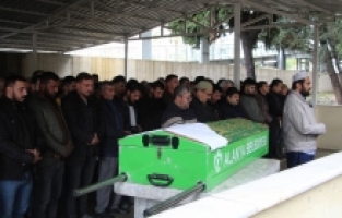 Alanya'da kazada ölen anne ve oğlu toprağa verildi