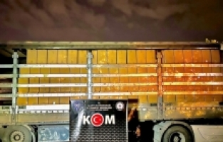 Antalya'da kaçak tütün operasyonu