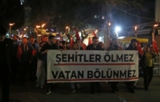 Antalya'da “Şehitlere Saygı“ yürüyüşü düzenlendi