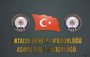 Antalya'da telefonla dolandırıcılık yapan 2 şüpheli tutuklandı