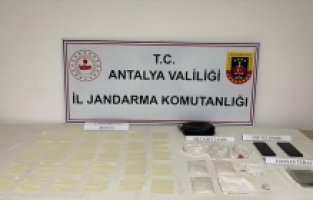Antalya'da uyuşturucu operasyonunda 3 kişi yakalandı