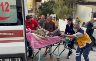 Antalya'da yangında dumandan etkilenen bir kişi hastaneye kaldırıldı