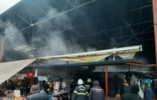 Kahramanmaraş'ta iş yerinde çıkan yangın söndürüldü