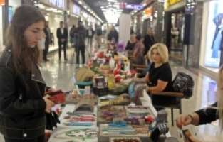 Mersin'de AMATEM'de tedavi gören hastaların hazırladığı ürünler sergilendi