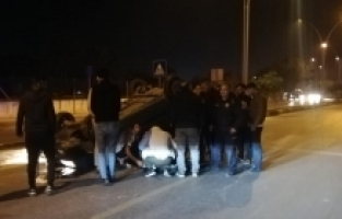 Mersin'de iki otomobilin çarpışması sonucu 1 kişi yaralandı