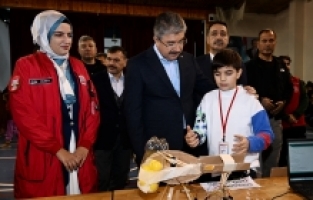 Osmaniye'de öğrencilerin projeleri bilim şenliğinde sergilendi