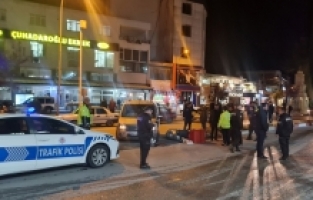 Osmaniye'de hafif ticari araçla çarpışan motosikletteki sürücü öldü