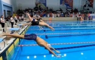 Özel sporcular başarıya kulaç atıyor