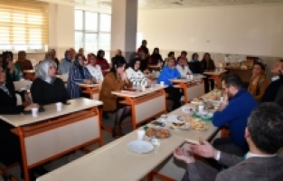 Usta öğreticilere, turistik ve hediyelik eşya tasarım eğitimi