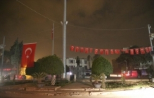Adana ve Mersin'de yeni yıl kutlandı